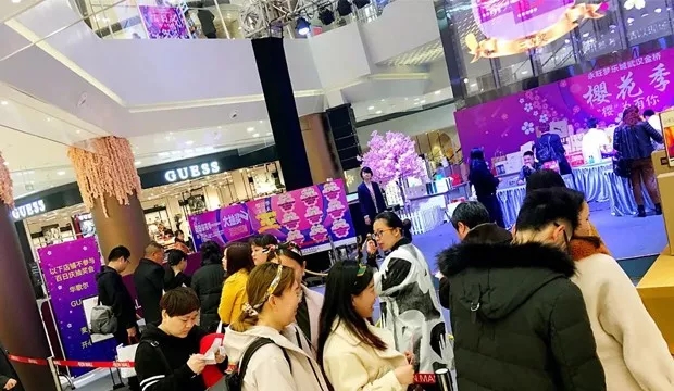 這面3層樓高的壹品玉屏，帶火這座16萬㎡購物中心的線下營銷 10.webp.jpg