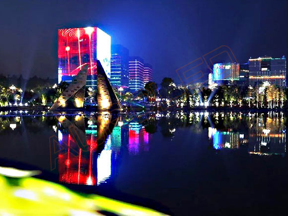 城市景觀亮化工程的興起對(duì)戶(hù)外<a href=http://m.028fths.com/toumingping/ target=_blank class=infotextkey>透明屏</a>發(fā)展的意義
